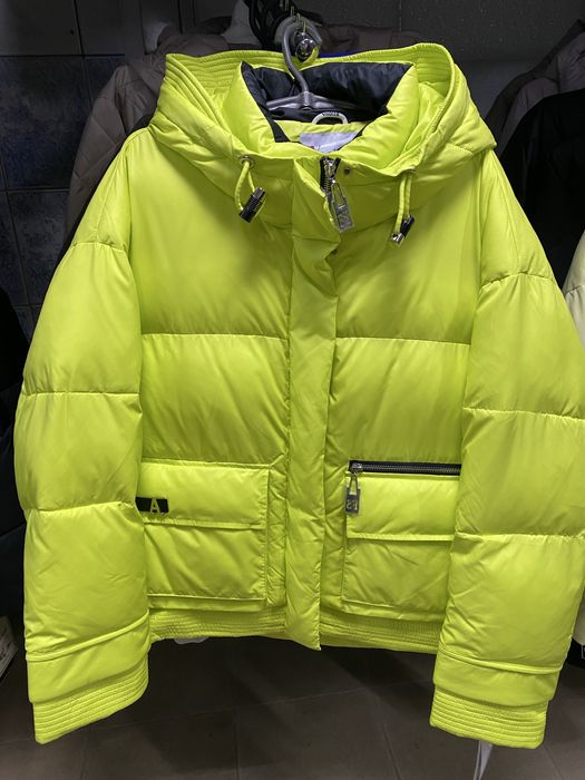 Розпродаж жіночих курток