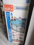 Stelaż do basenu Bestway.