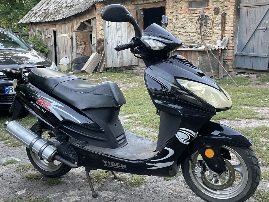 Продам скутер 150 кубів на документах