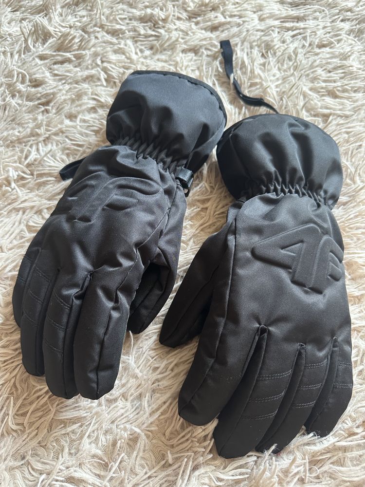 Новые перчатки рукавицы зимние мужские 4F