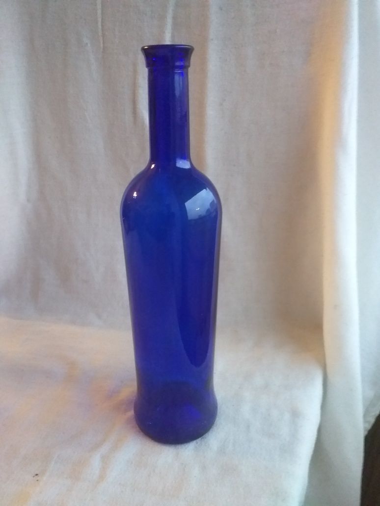 Kobaltowa butelka 750 ml