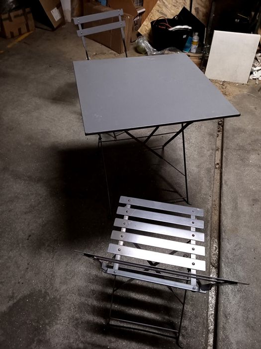 Conjuntos mesas e cadeiras de metal