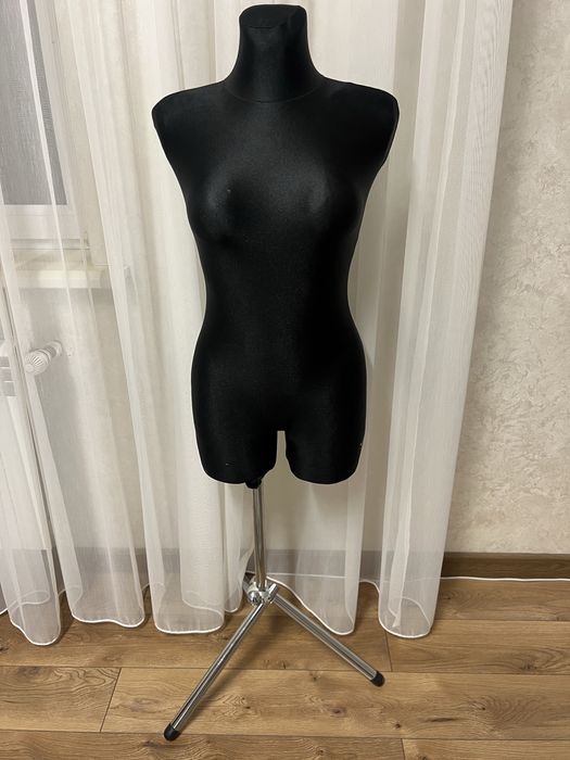 Жіночий манекен