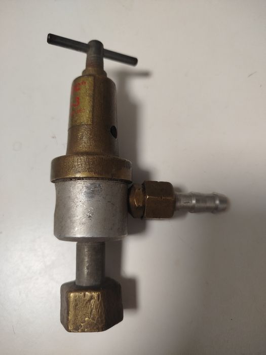 Редуктор тиску газовий