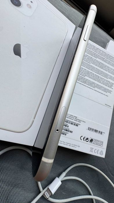 iPhone 11 (bataria 100%, nova)