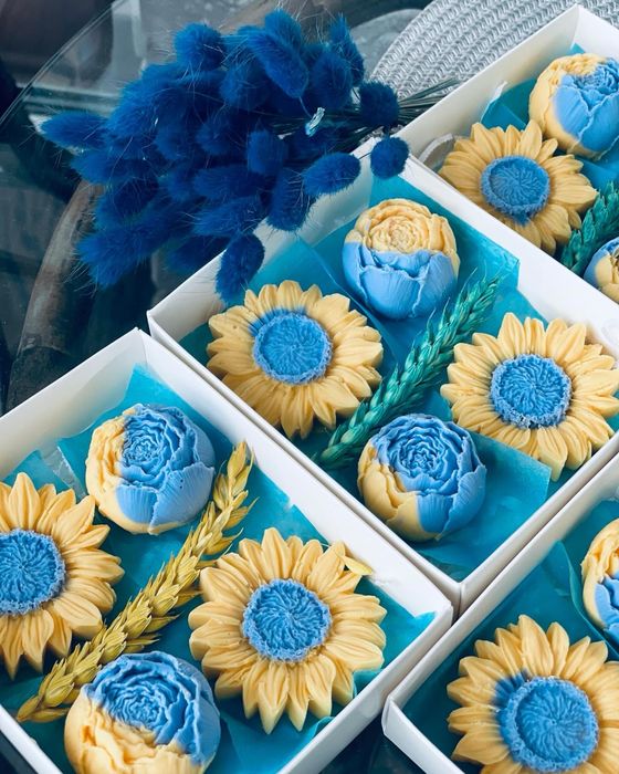 Набори з шоколаду, шоколадные цветы шоколадні квіти, букети з шоколаду