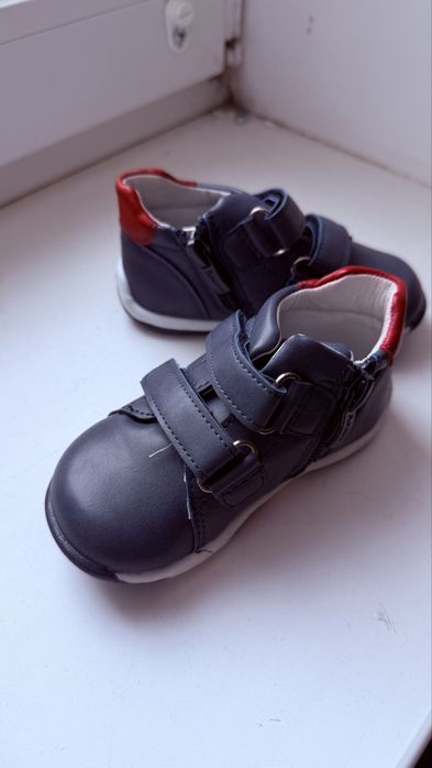 Дитячі ботинки кросівки взяття