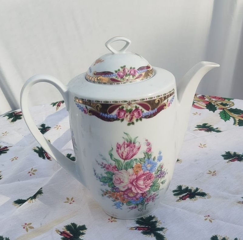 Bule de porcelana vintage com flores