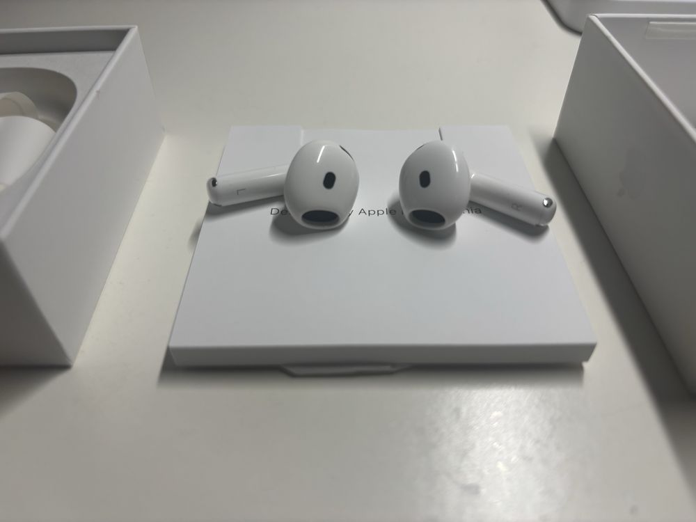 AirPods 4 com Cancelamento Ruido - Como novos