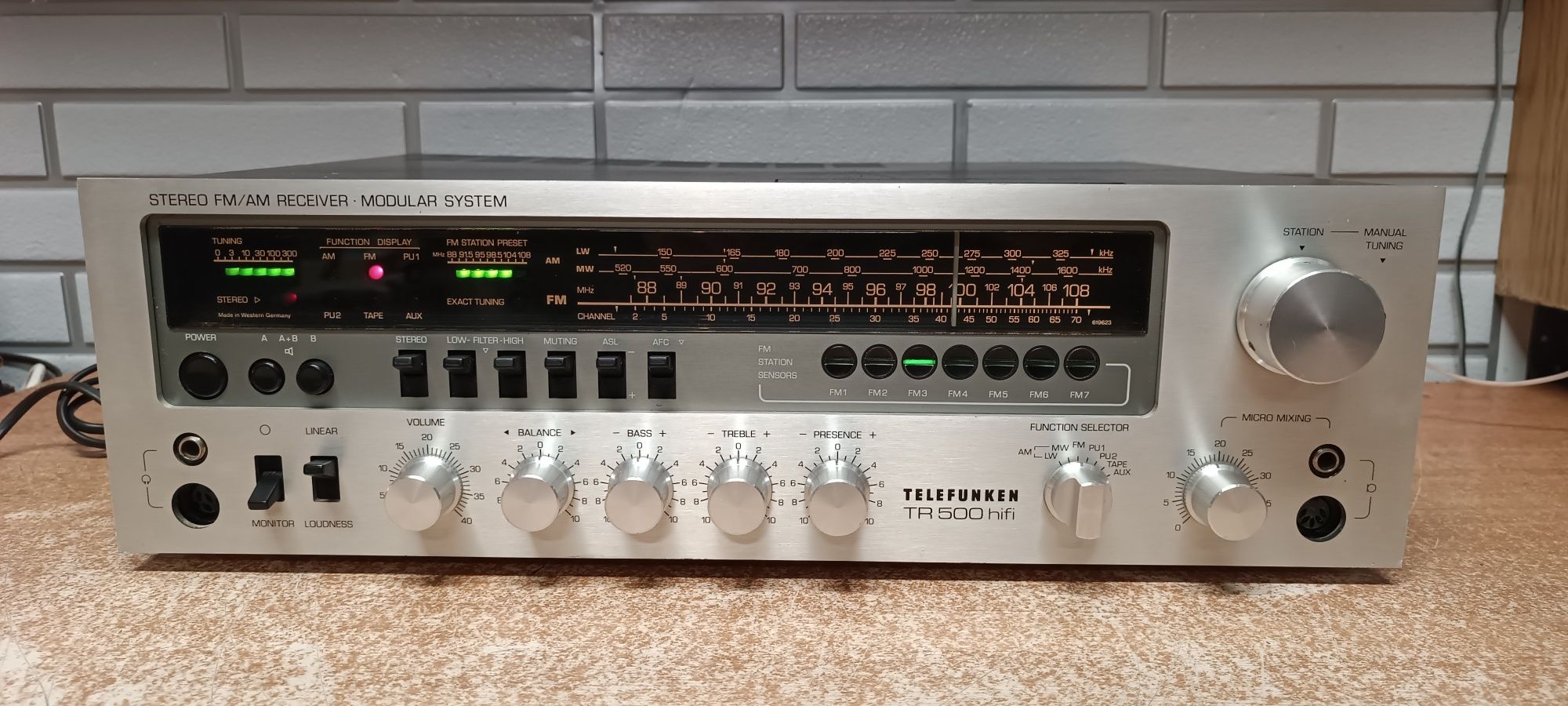 Amplituner TELEFUNKEN TR-500 hi-fi stereo