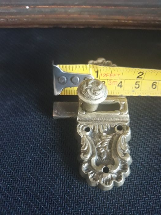 Fecho em bronze pequeno