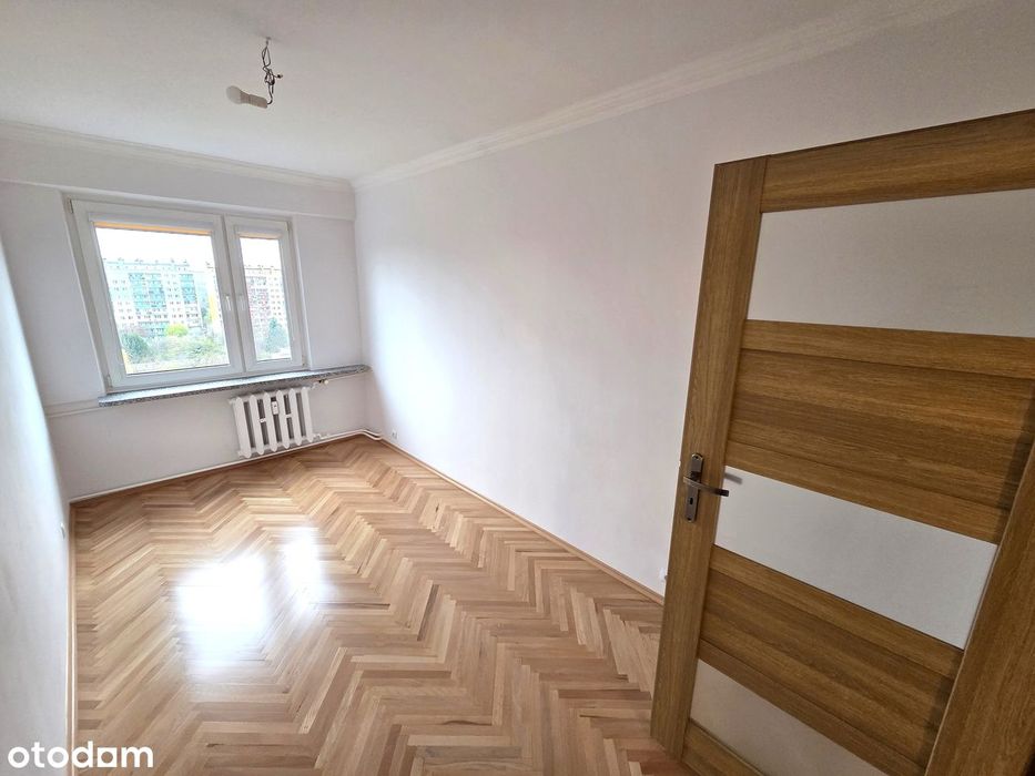 Mieszkanie 54m, 3 pokoje, kuchnia, łazienka, komórka, piwnica.