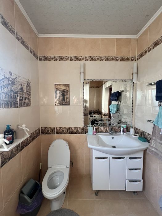 Продаж частини будинку на Крошні. 120 м2, 7 соток. Торг.