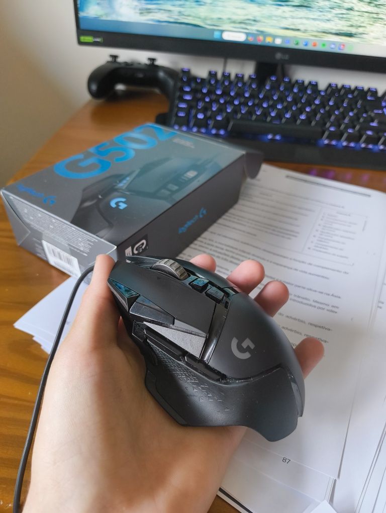 Logitech G502 Hero na caixa