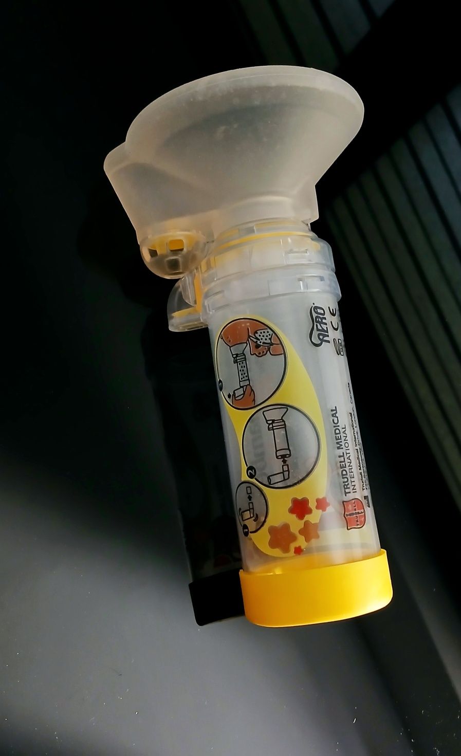 AeroChamber Plus Flow-Vu, komora inhalacyjna z maską