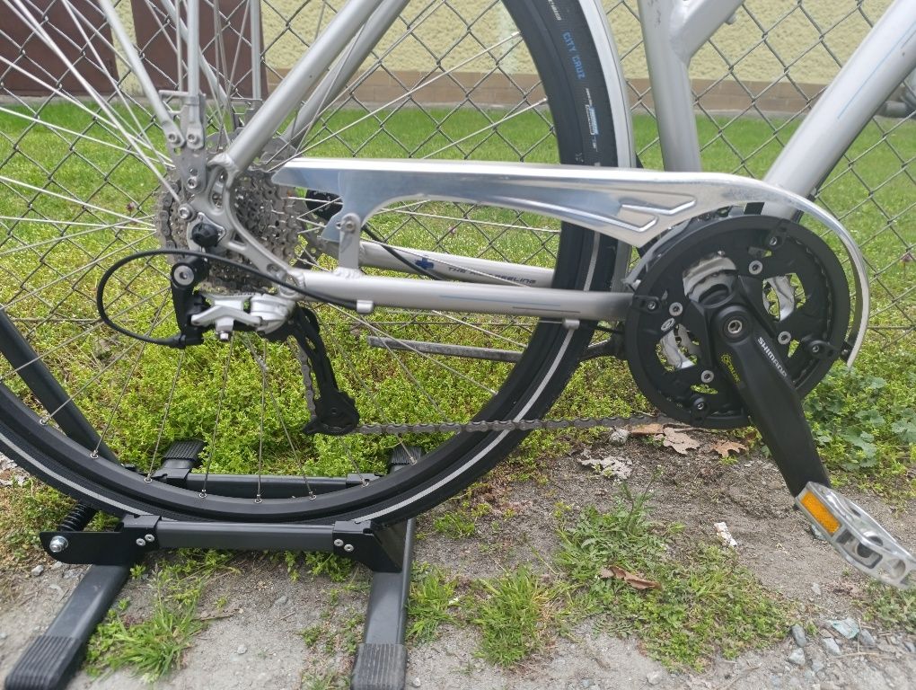 Nr 1086 Szwajcarski rower trekkingowy Bixs Campus 2 / 28 " Hydraulika