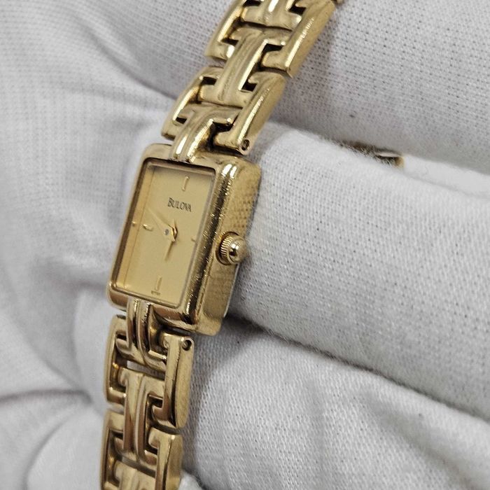 RELOGIO boluva vintage com banho em ouro