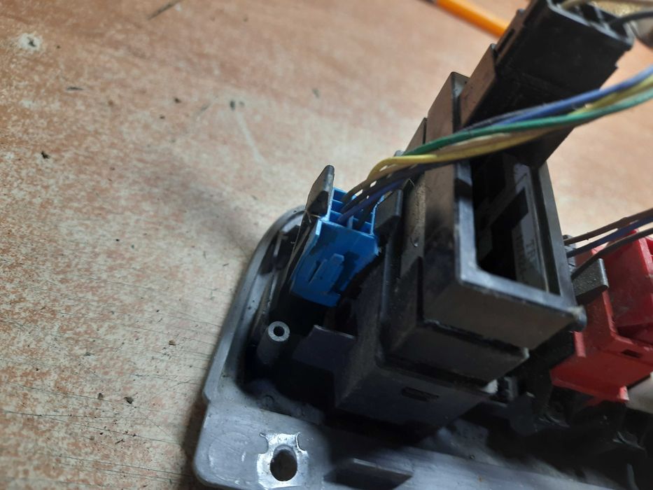 7700432429 блок кнопок стеклоподьемника Рено Меган Сценик Renault