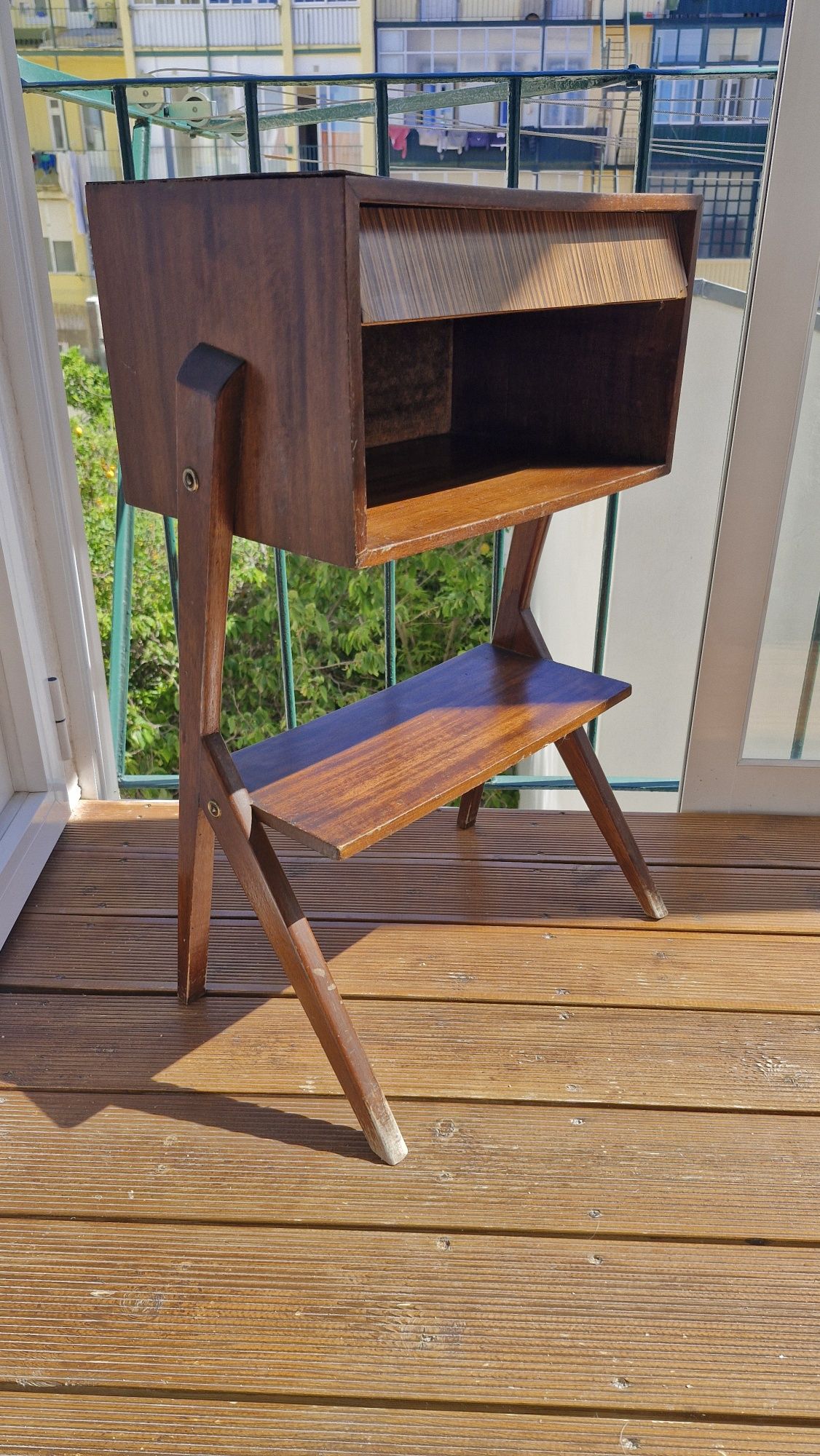 Mesa de telefone com gaveta