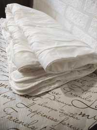 Стёганое лёгкое одеяло, одеялко. 
Размер 100х122