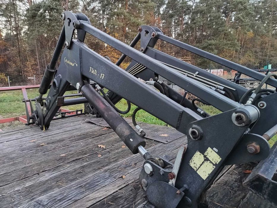 Ładowacz Hydramet 17 do NEW HOLLAND CASE