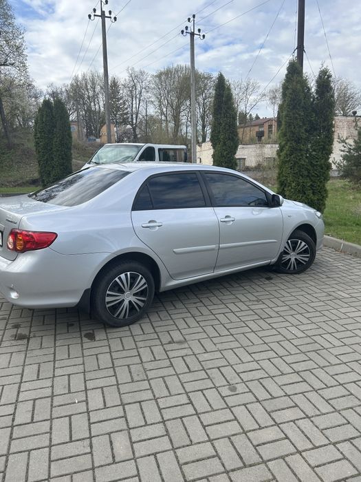 Продам своє офіційне авто