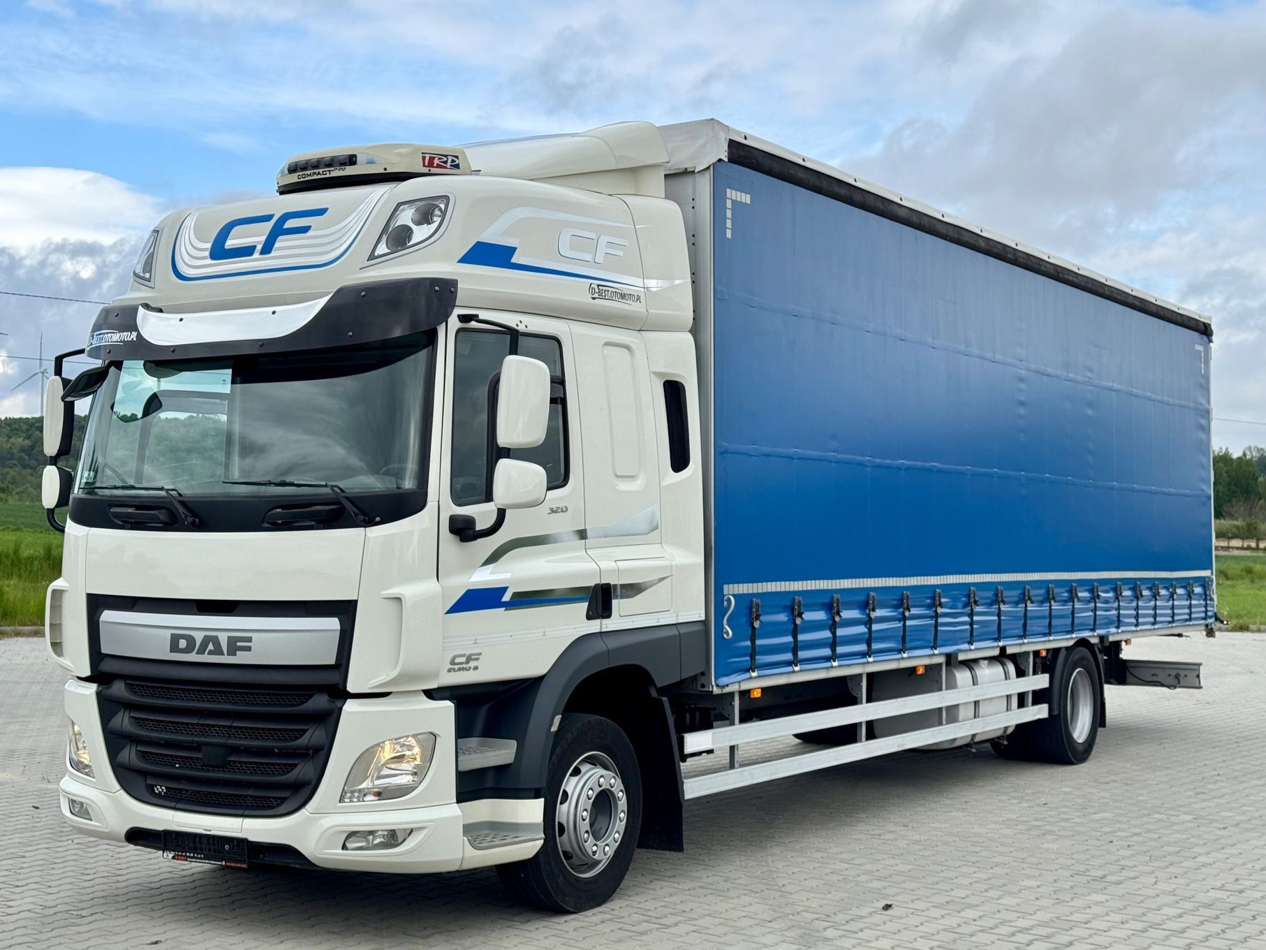 DAF CF 320 / FIRANKA / 24 EUROPALETY / SYPIALKA / AUTOMAT / KLIMA POSTOJOWA / 8 960 KG ŁADOWNOŚCI / 2017 ROK
