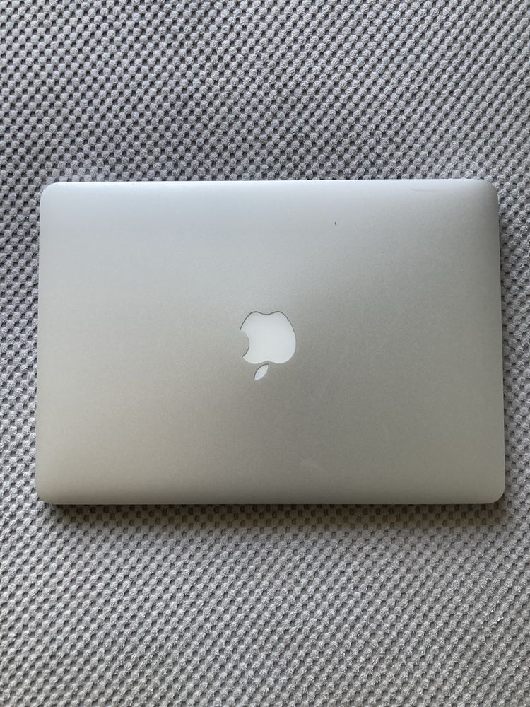 MacBook Pro 13” 8/256 GB i5