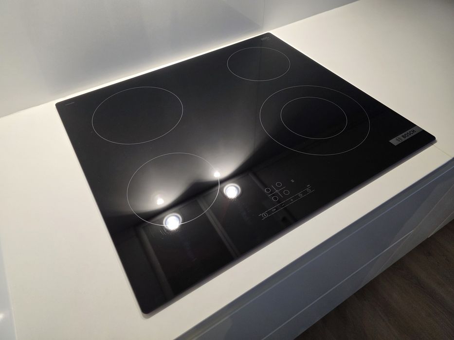 Placa vitrocerâmica Bosch nunca usado