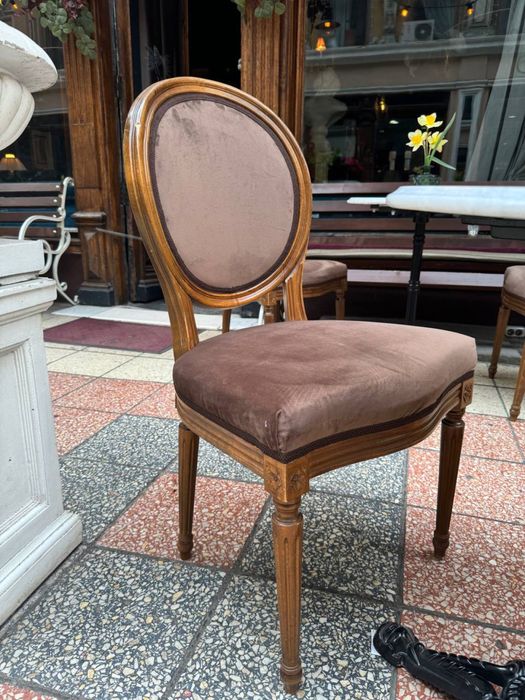 Стулья медальон в наличии  6 шт