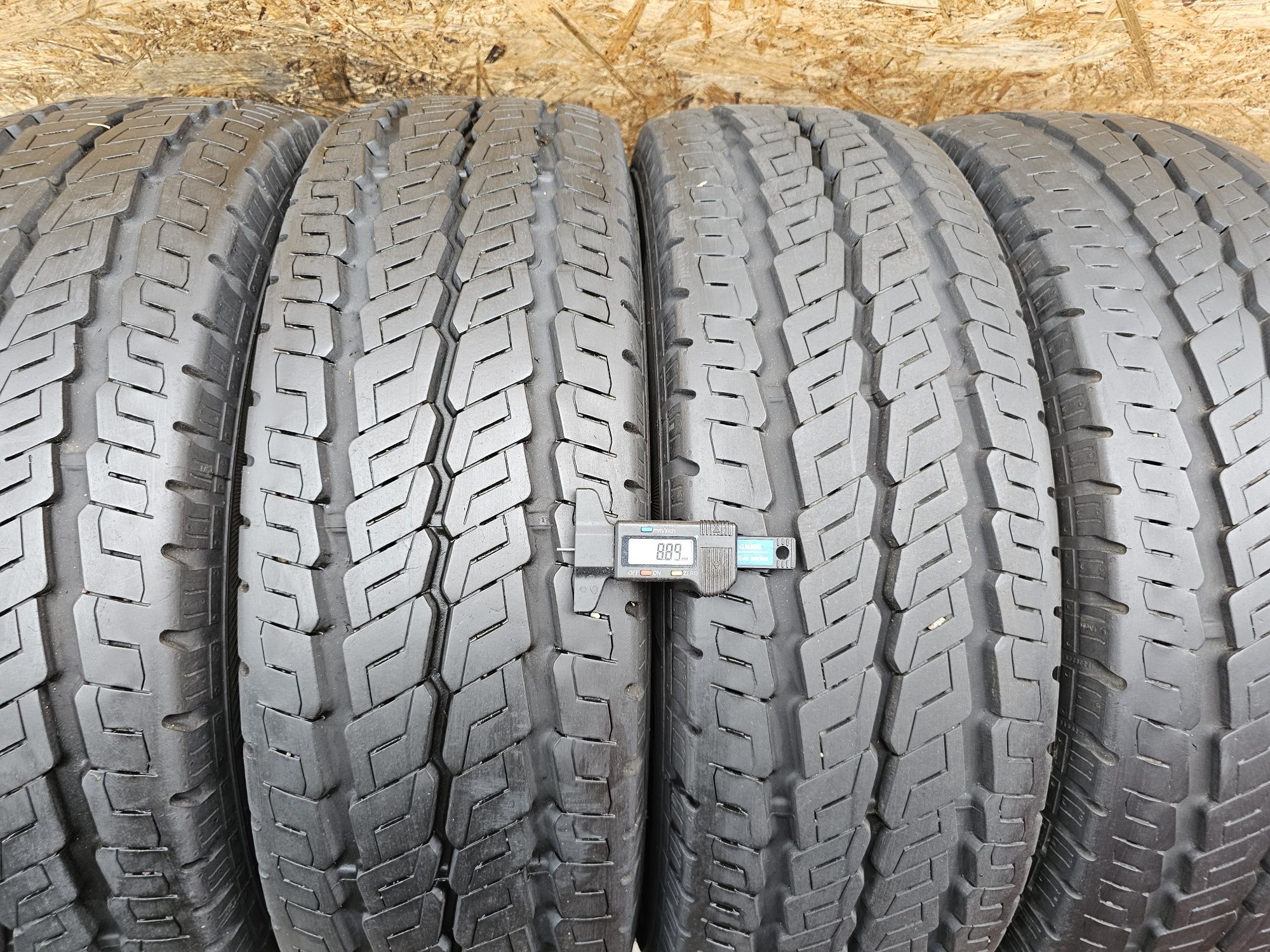Idealne!!  9mm. 225/75 r16C Continetal Vanco Camper.
