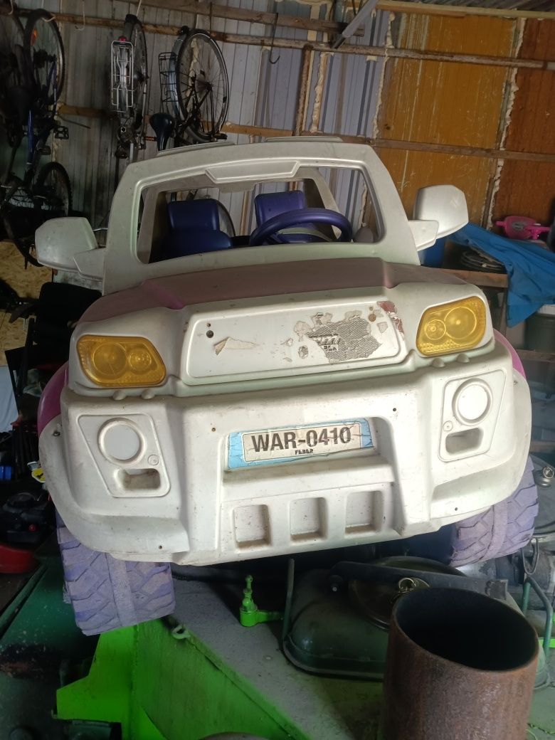Samochód auto  na akumulator duży  na 2 osobyuszkodzone silniki