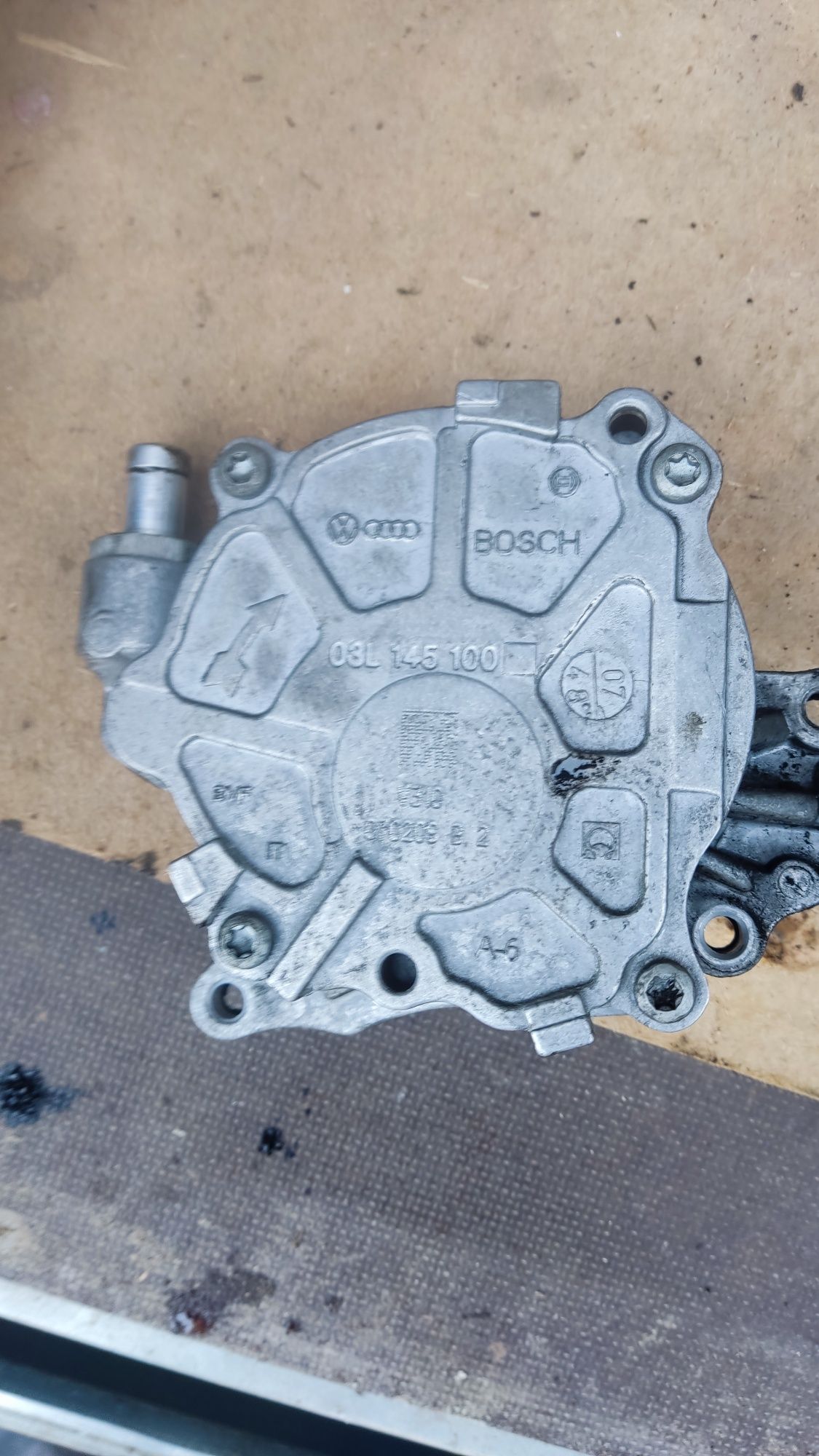 Pompa Vacum Audi a4 B8 2.0 Tdi 143 km CAGA
