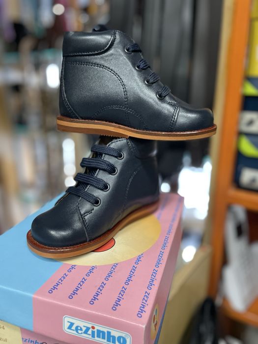 Bota Inglesa ortopédica da marca zezinho