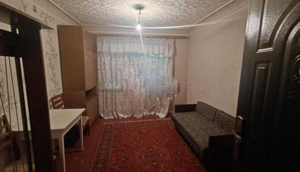 Продам гостинку метро Армейская 2 минуты