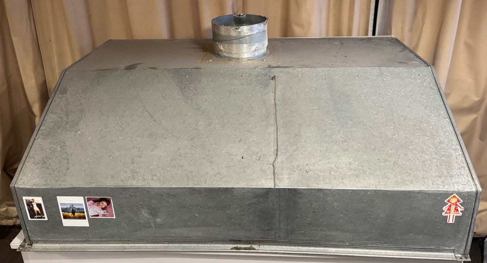 Зонт вытяжной оцинкованный