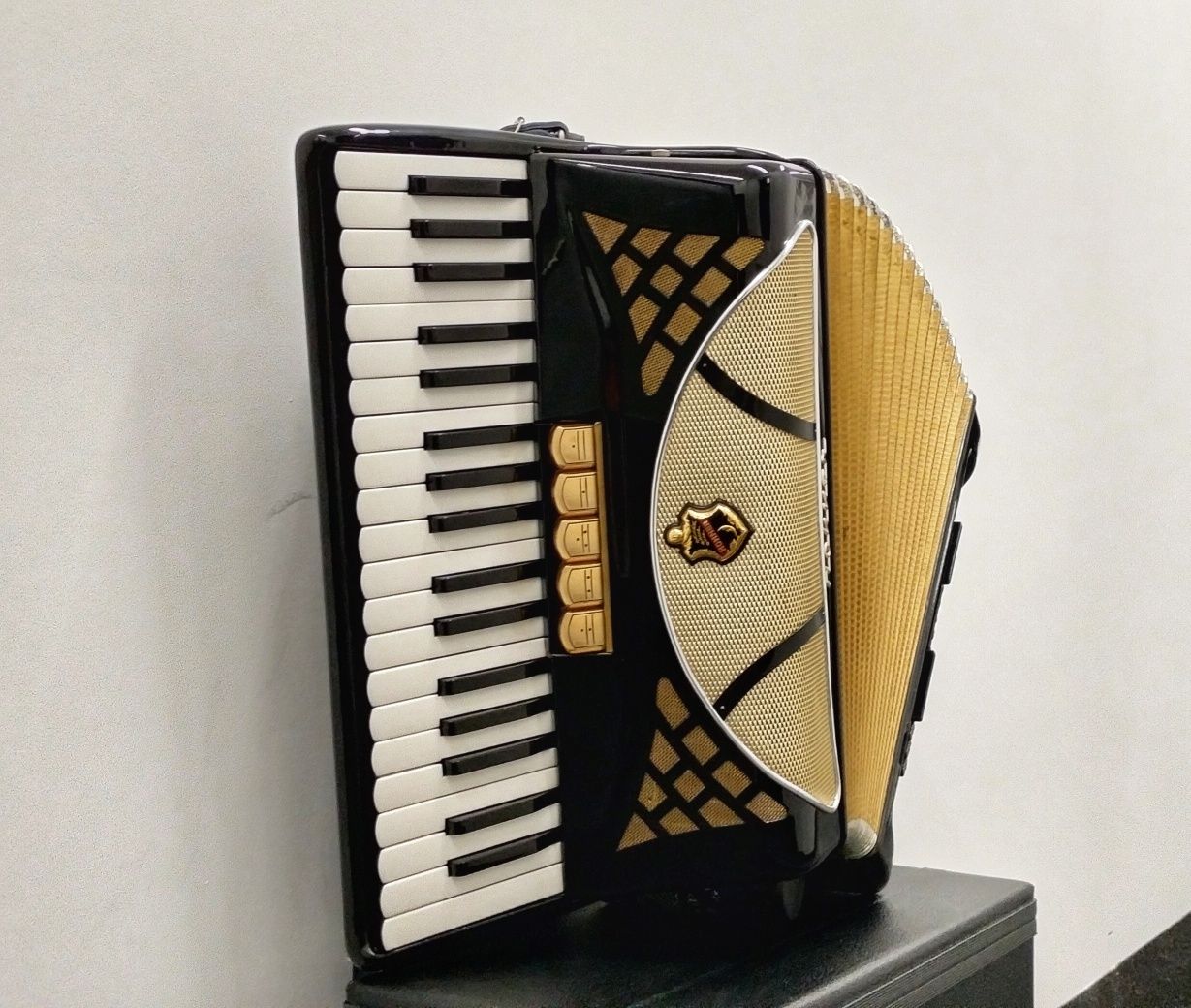 Akordeon Hohner Lucia III 96 basów - stan wzorowy !