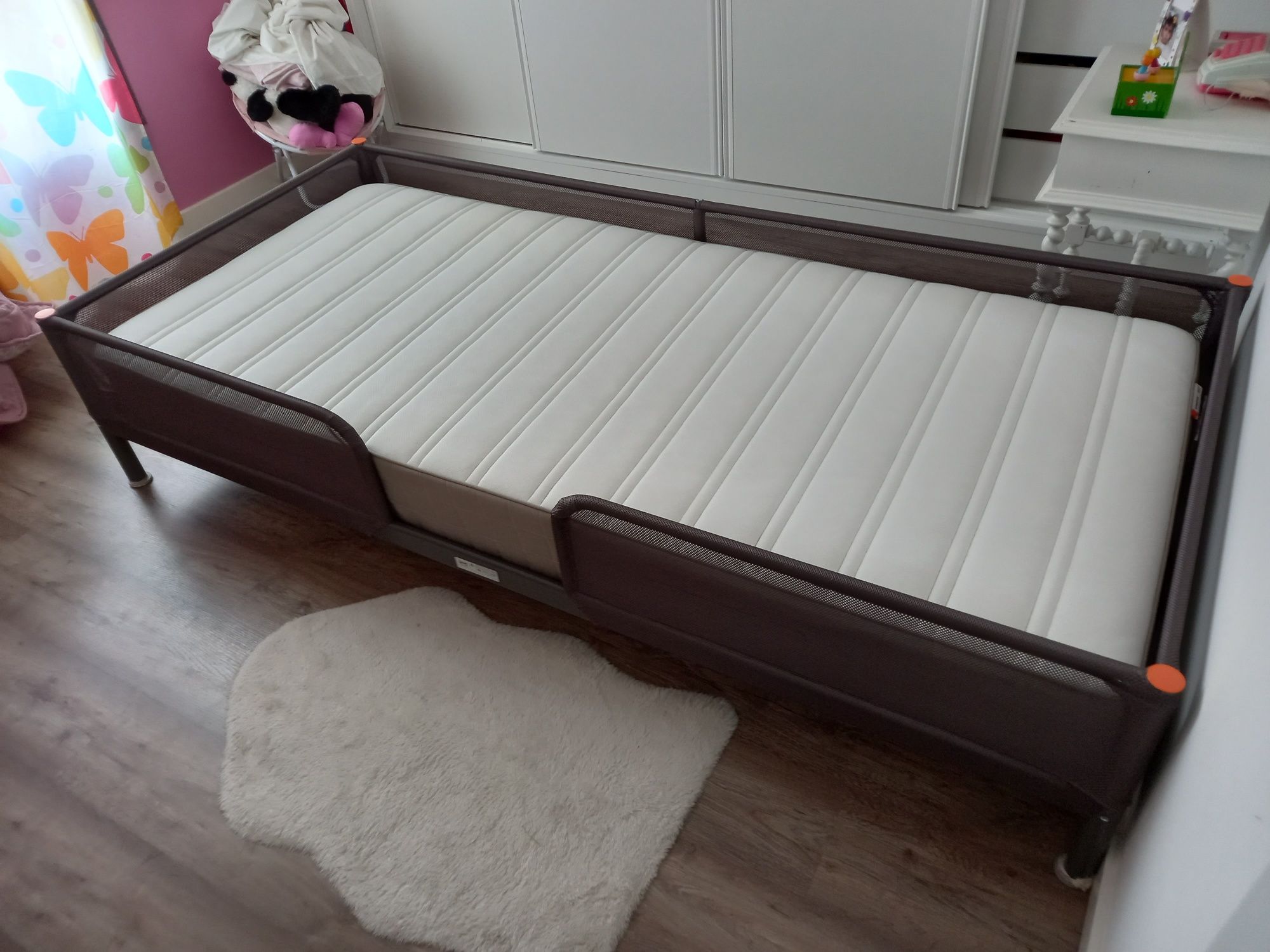 Vendo cama metálica 0,90m x 2m com colchão