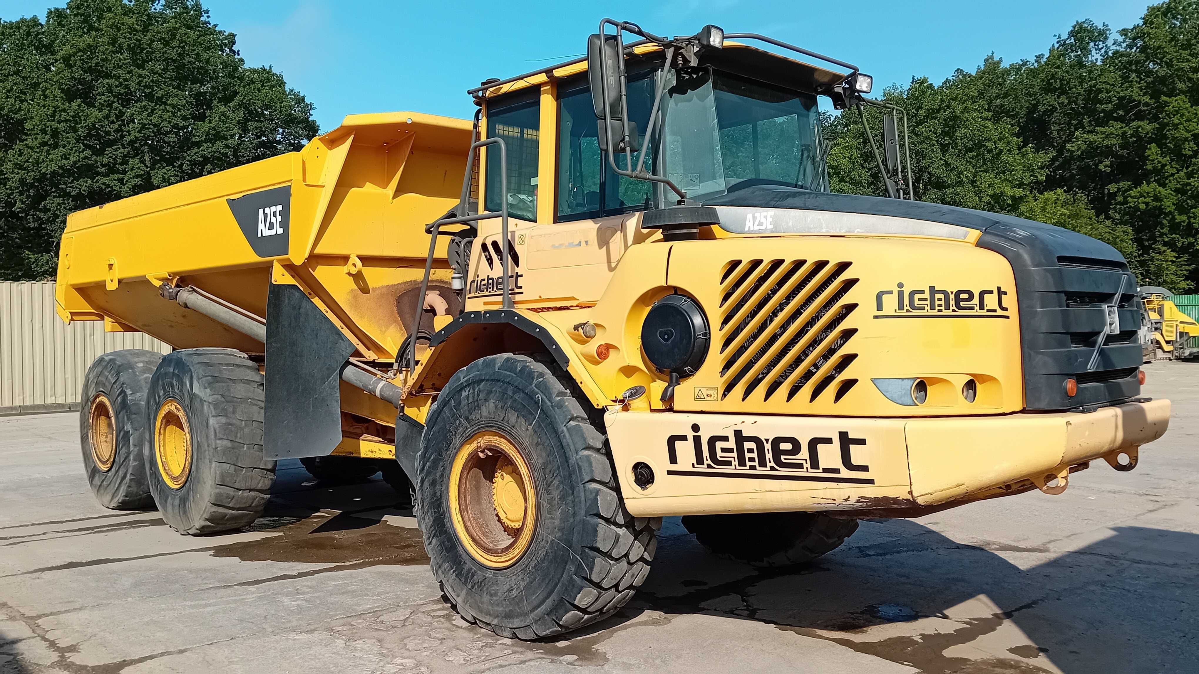 Wozidło przegubowe VOLVO A25E - 6 x 6