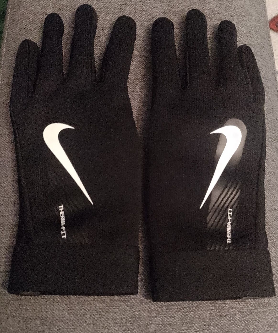Czarne rękawiczki Nike męskie rozmiar M Therma-Fit sportowe