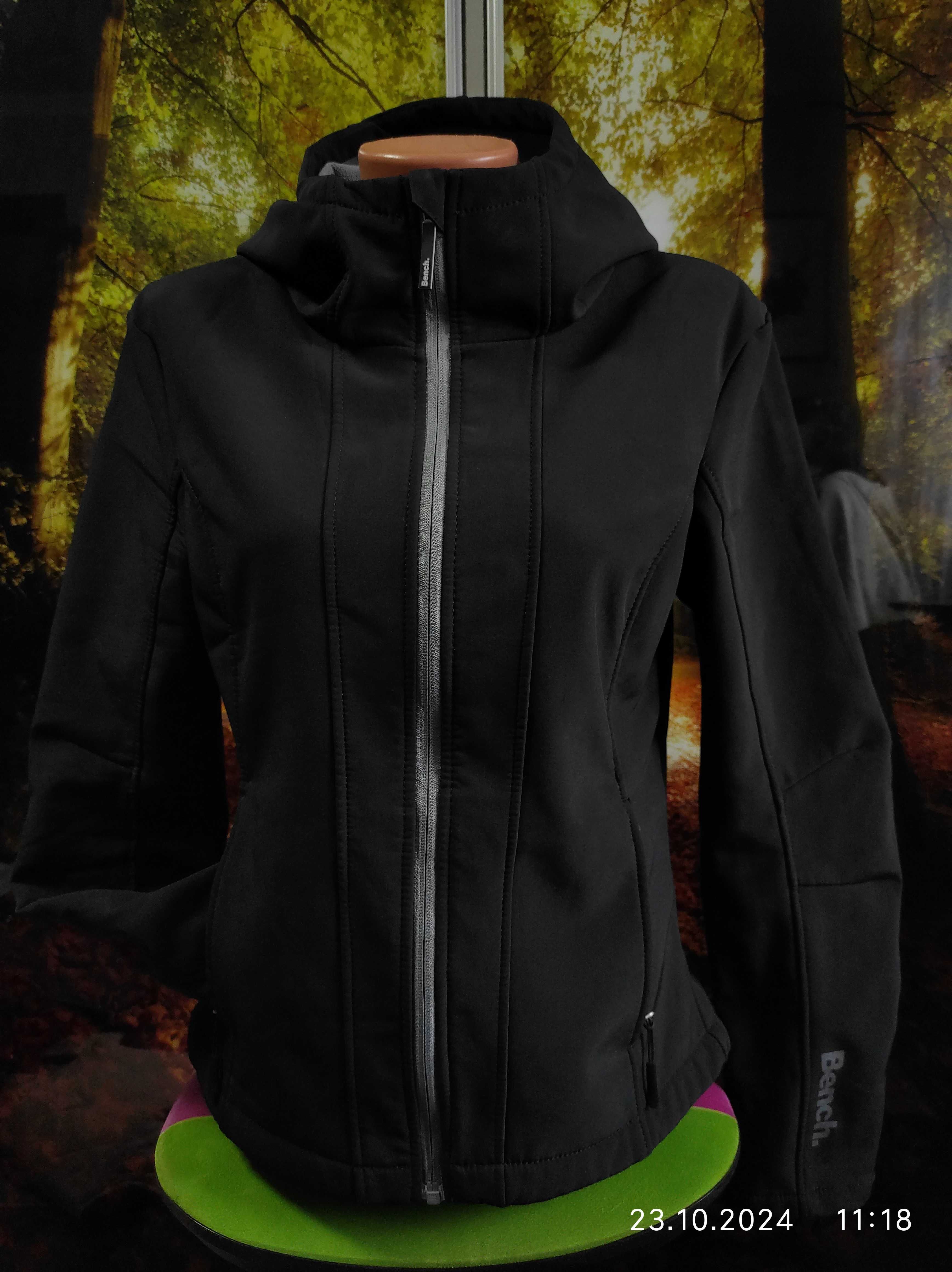 Жіноча,фірмова,термо куртка на флісі-softshell-44 р-Bench