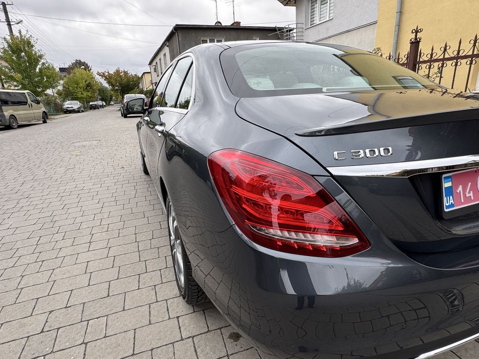 Продам мерседес С300 4matic 2016 рік