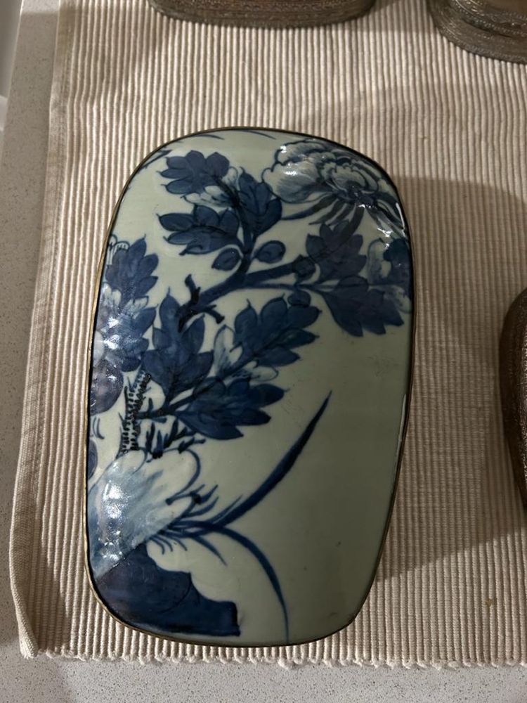 Caixas chinesas em porcelana e metal