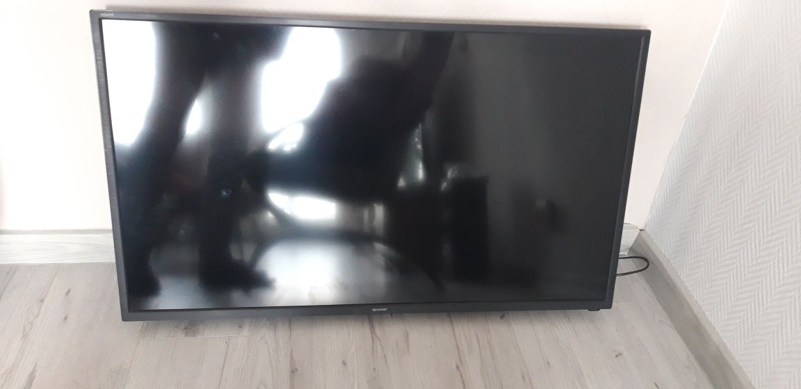 Telewizor sharp Led 40 cali LC-40FG5242E Z uszkodzoną matrycą