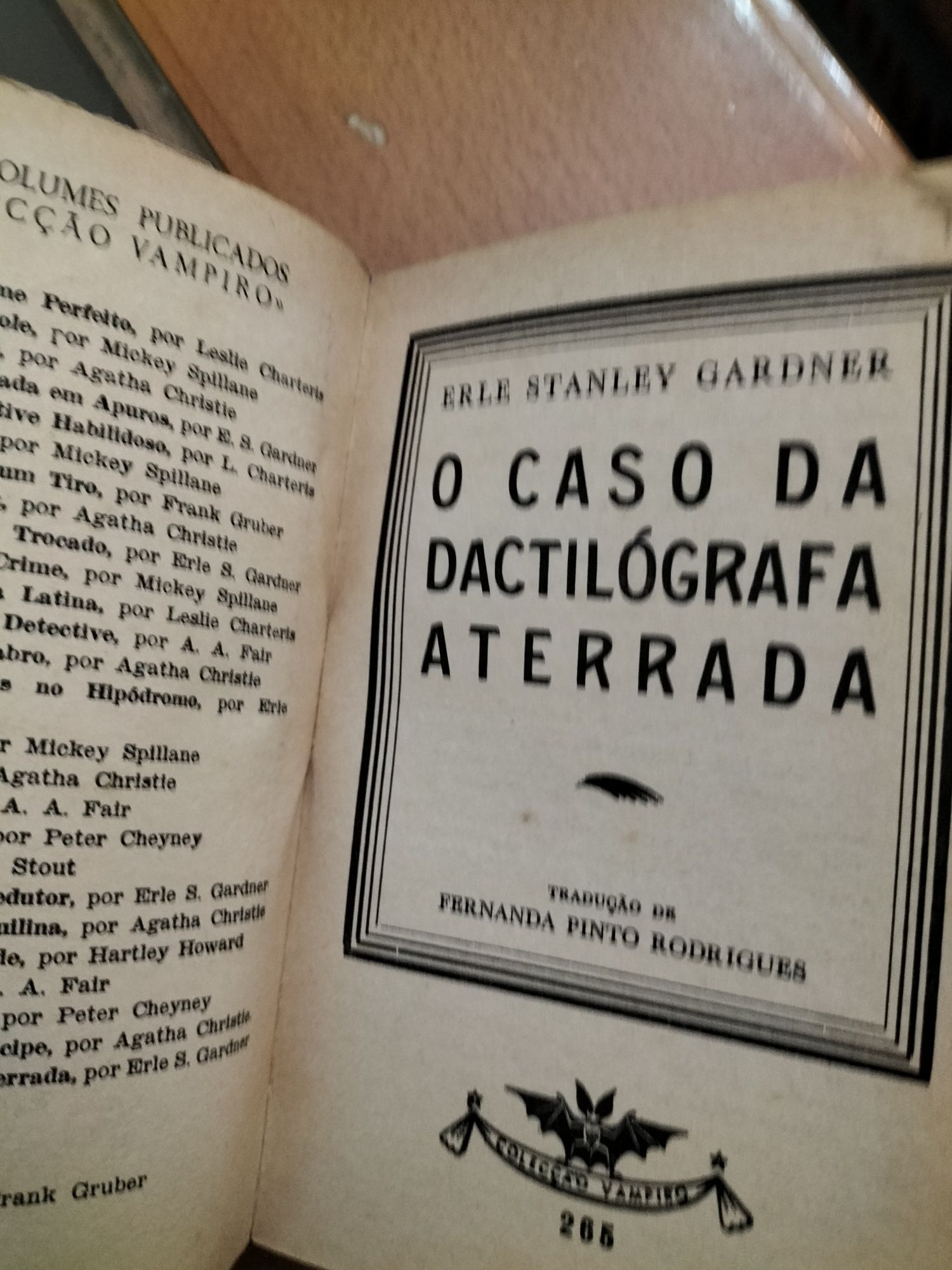 Livro - O caso da dactilografa aterrada