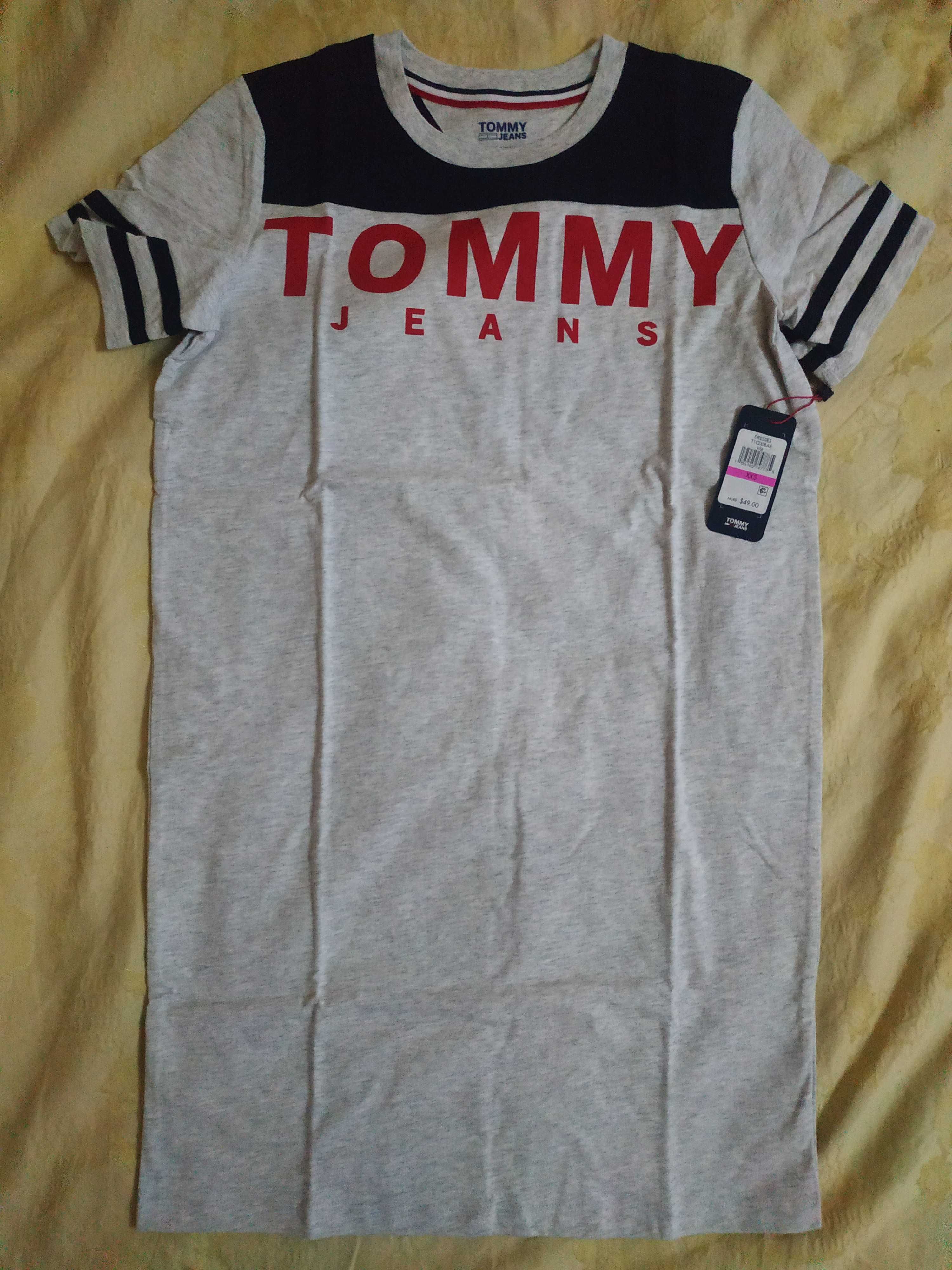 Брендовое стильное полуспортивное платье-футболка Tommy Hilfiger