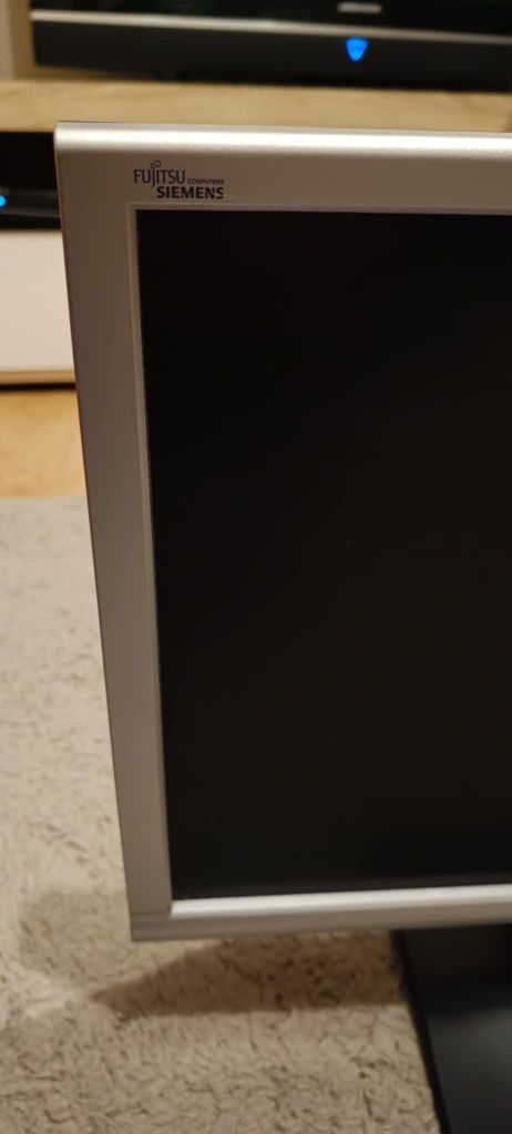 Monitor Fujitsu Siemens w b. dobrym stanie, OKAZJA