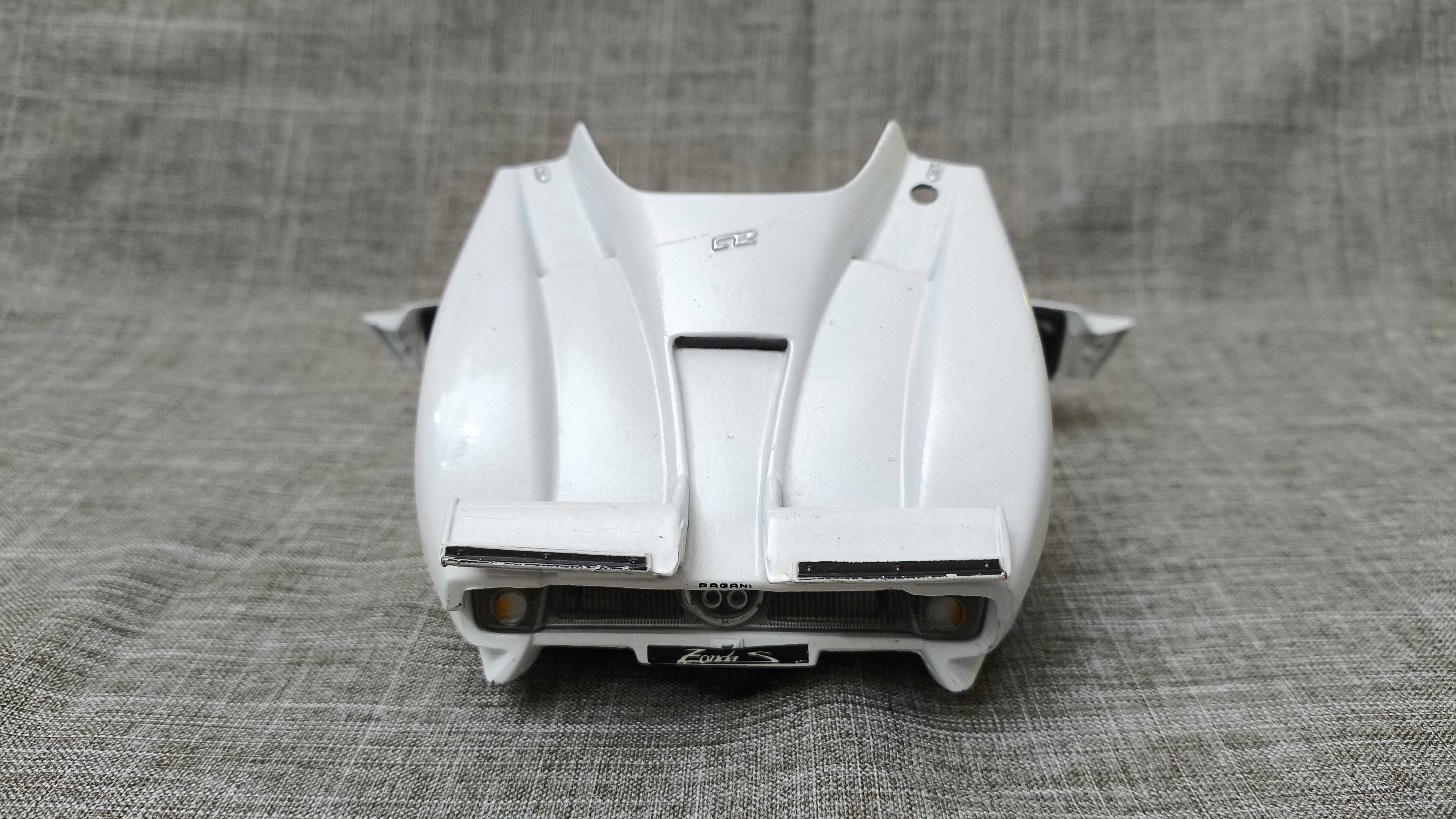 Модель Pagani Zonda C12 1/24 Motormax