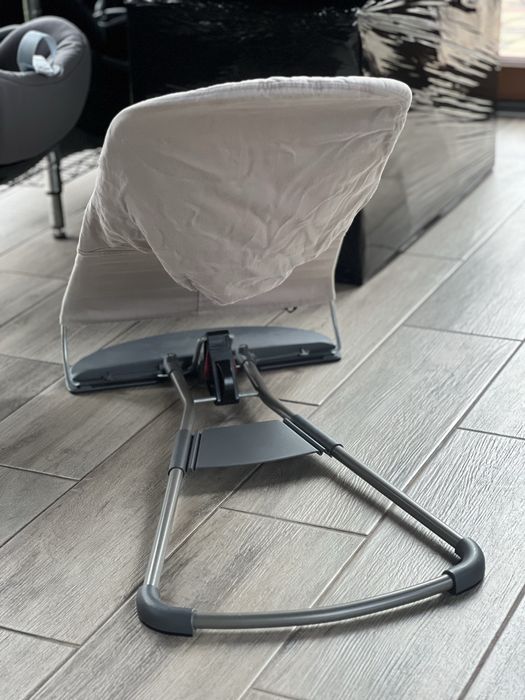 Шезлонг дитячий  babybjorn