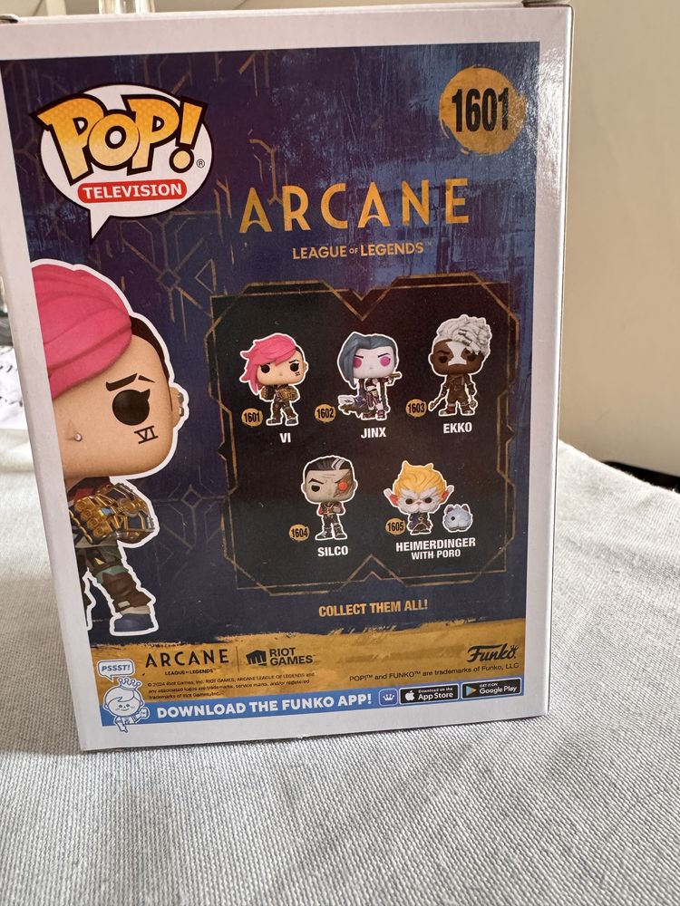 Funko pop arcane VI vi nunca aberto